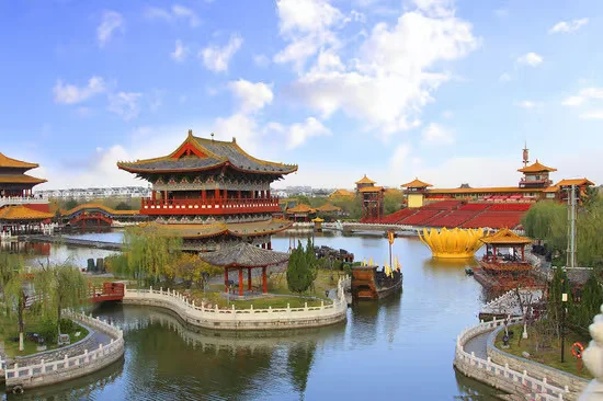 Qingming river garden play strategy