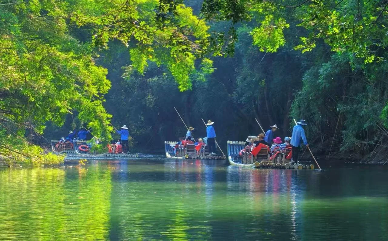 How to Experience Nine-Bend Stream in Wuyi Mountain Like a Local