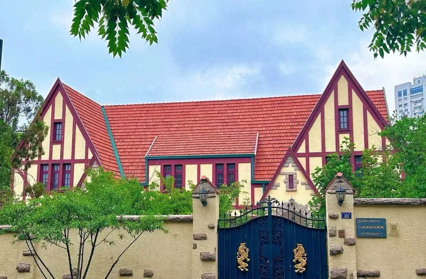 Walking Tour Guide for Badaguan Scenic Area in Qingdao