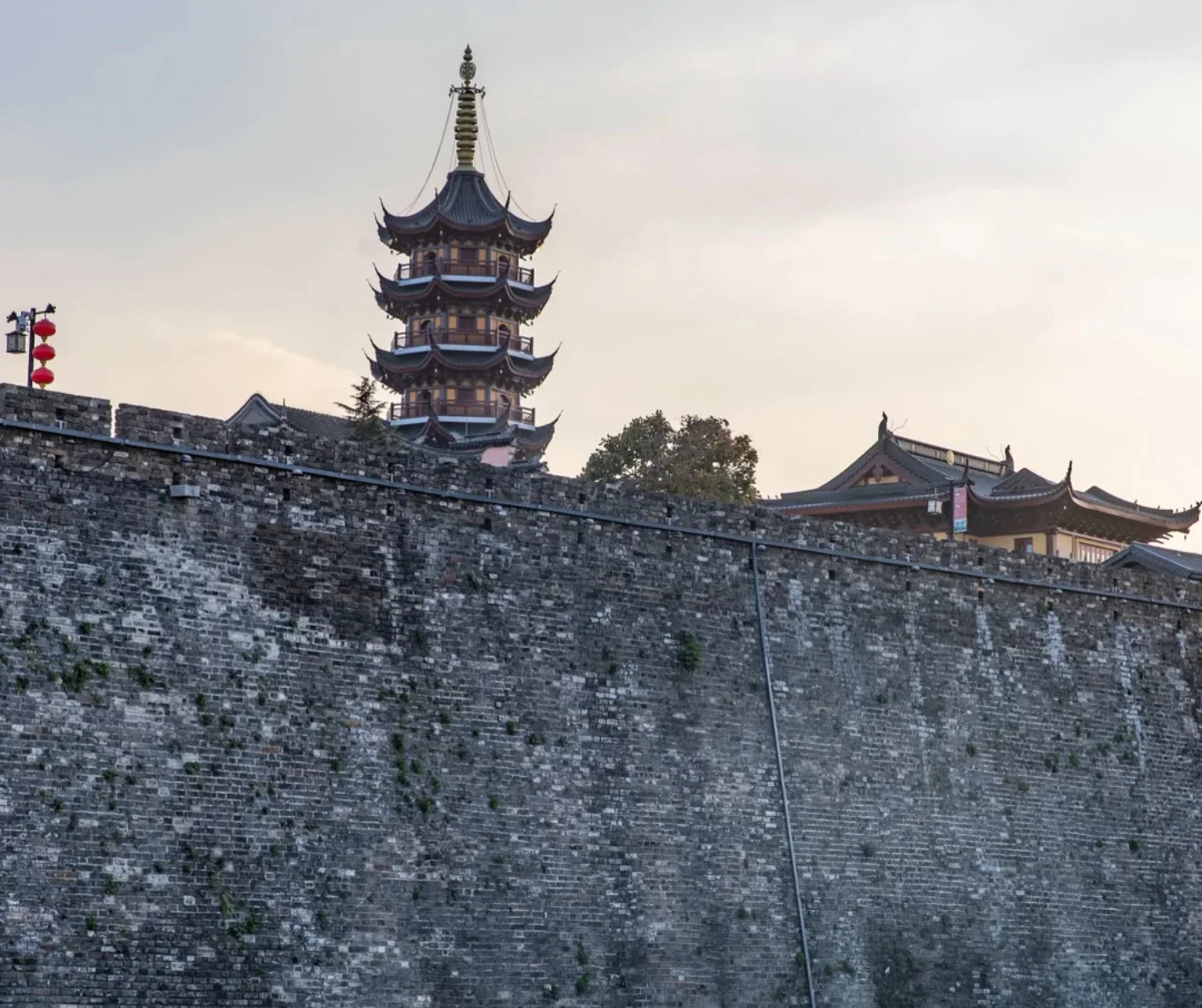 How to Explore the Nanjing City Wall as a Tourist