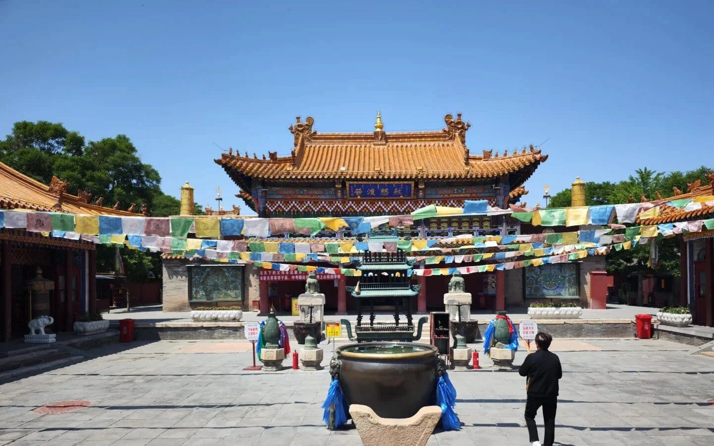 Dazhao Temple Visitor’s Guide for First Timers