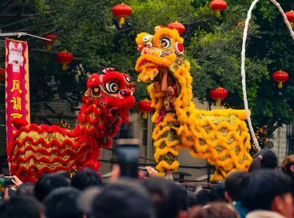 How to Navigate China’s 2025 Public Holidays: A Traveler’s Guide