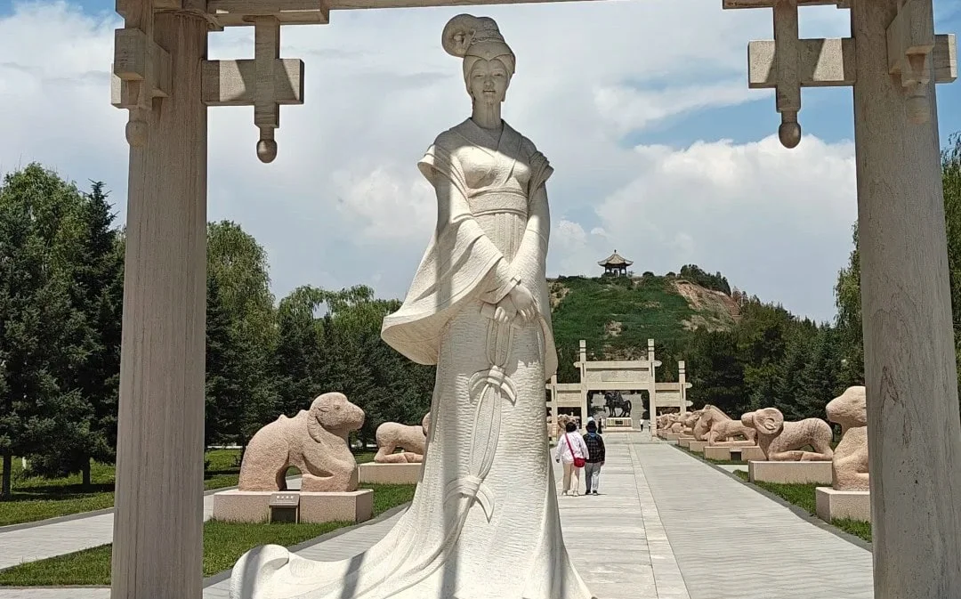 What to Know Before Visiting Zhaojun Tomb