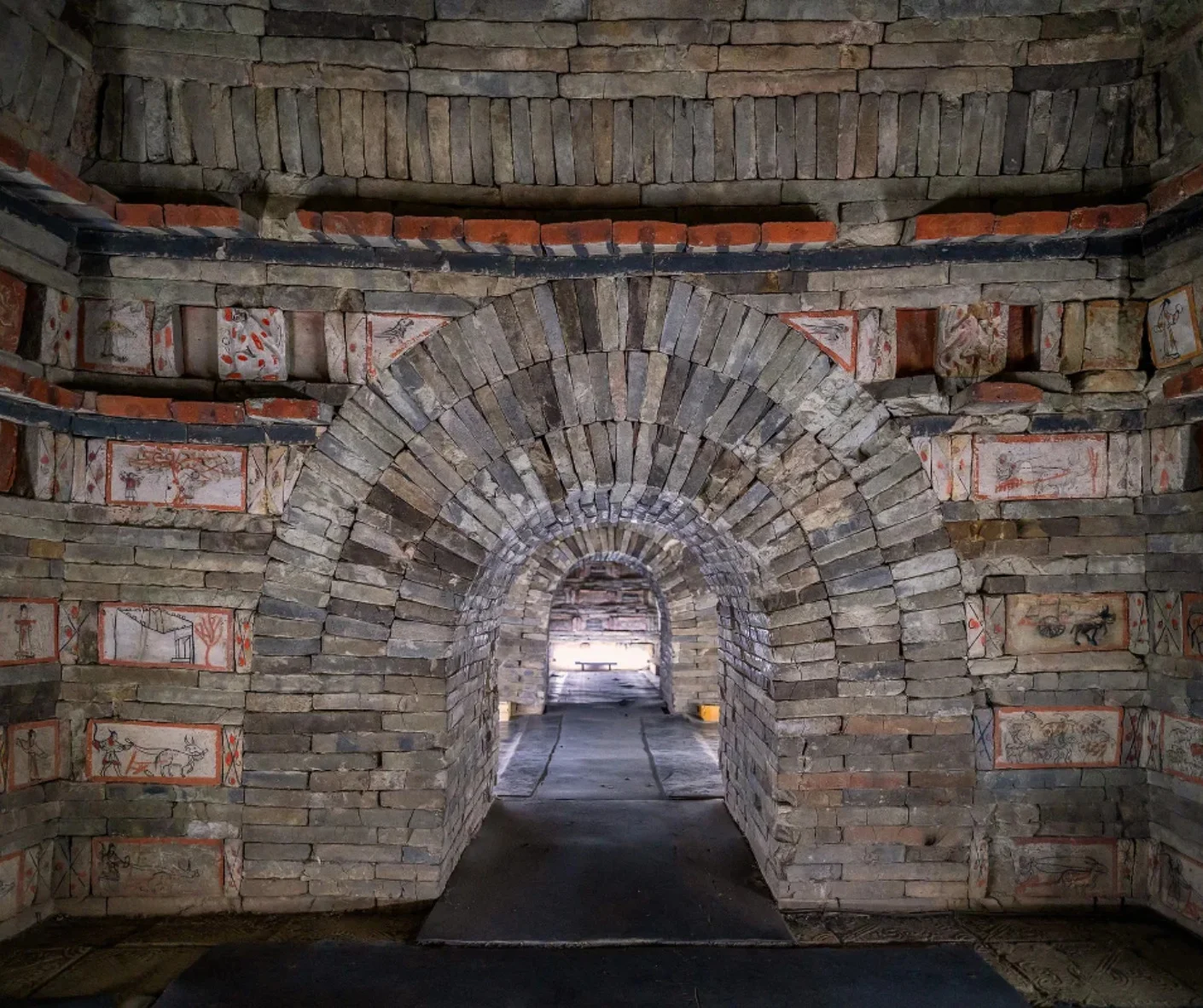 Wei-Jin Tombs Journey Inspired by Local Legends