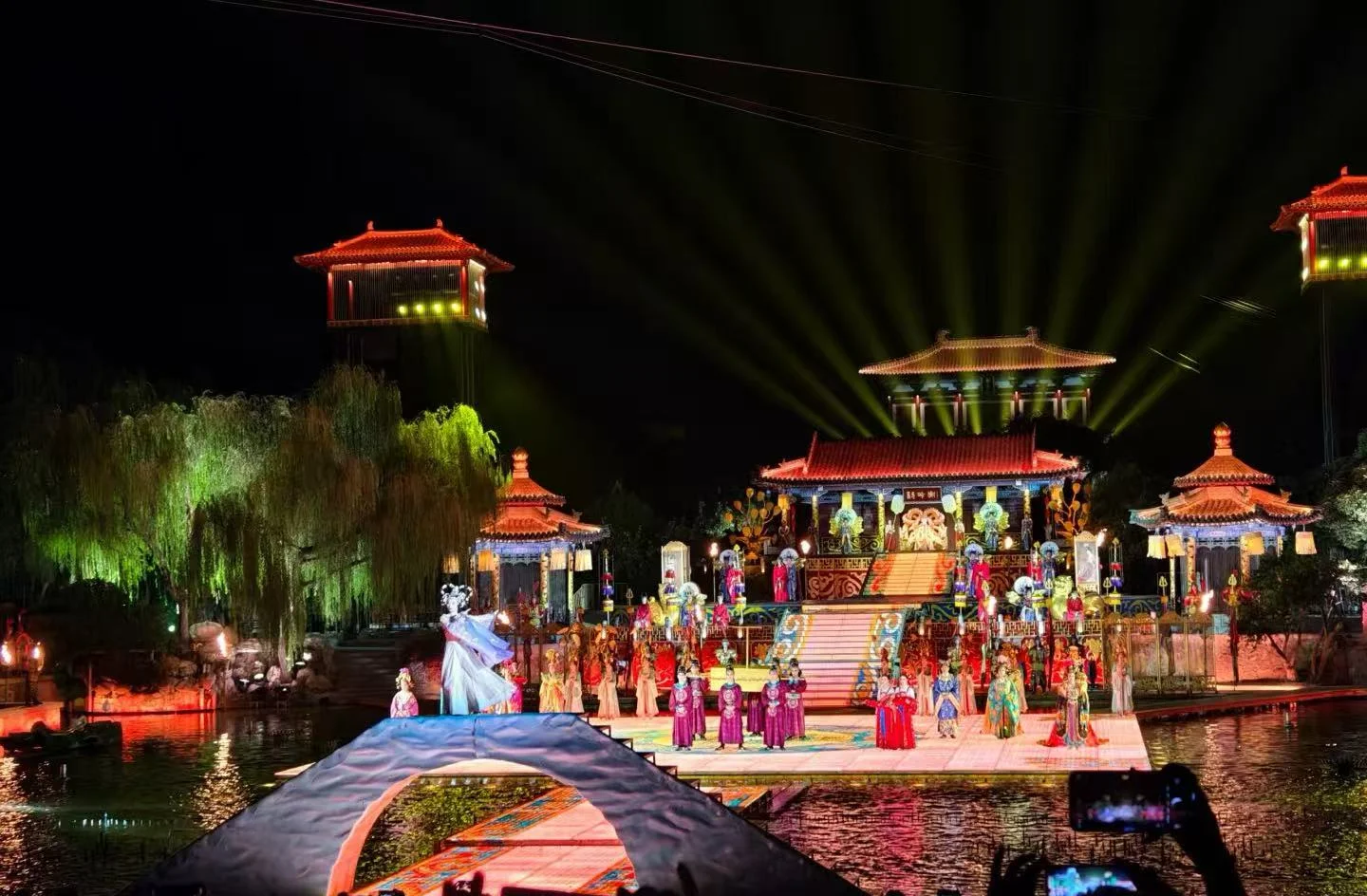 The large-scale historical stage play “Song of Everlasting Sorrow” in Xi’an has added English performances—Book Your Tickets Easily