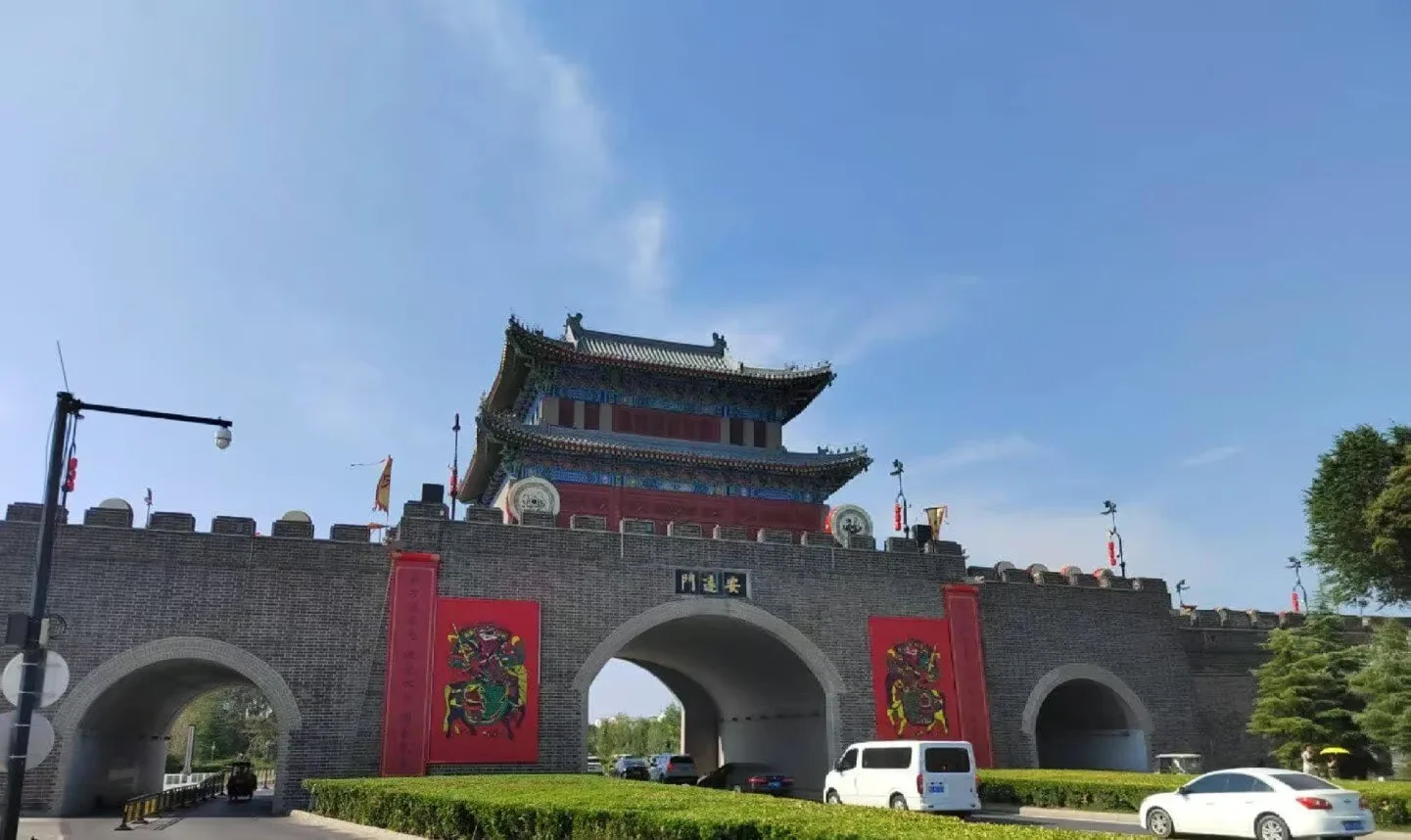 Walking the Henan Kaifeng Ancient City Wall: A 2026 Traveler’s Guide