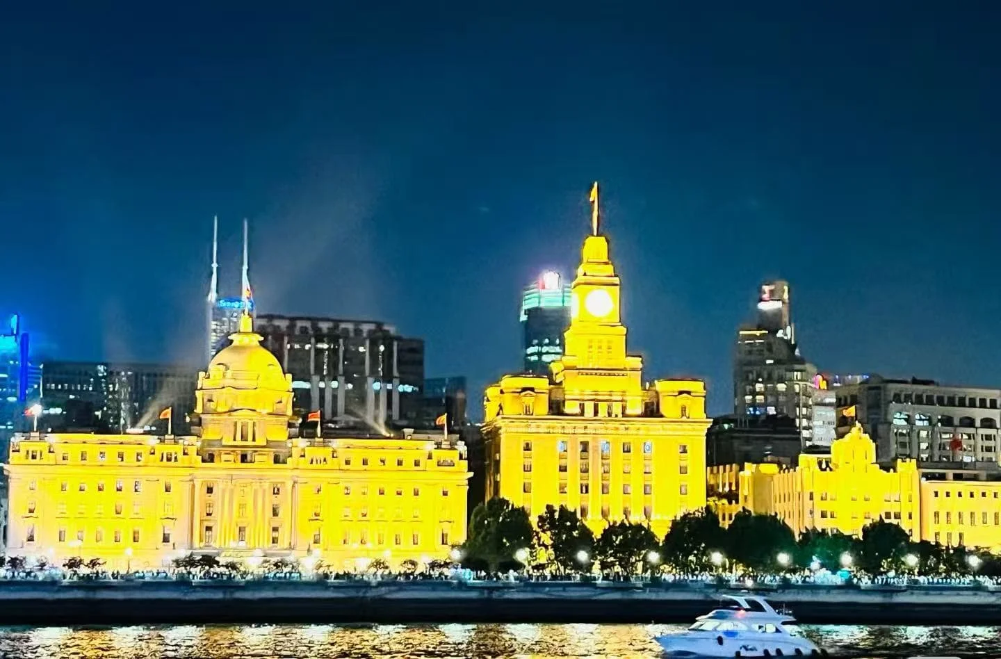 Complete guide to Shanghai Huangpu River cruse routes and schedules