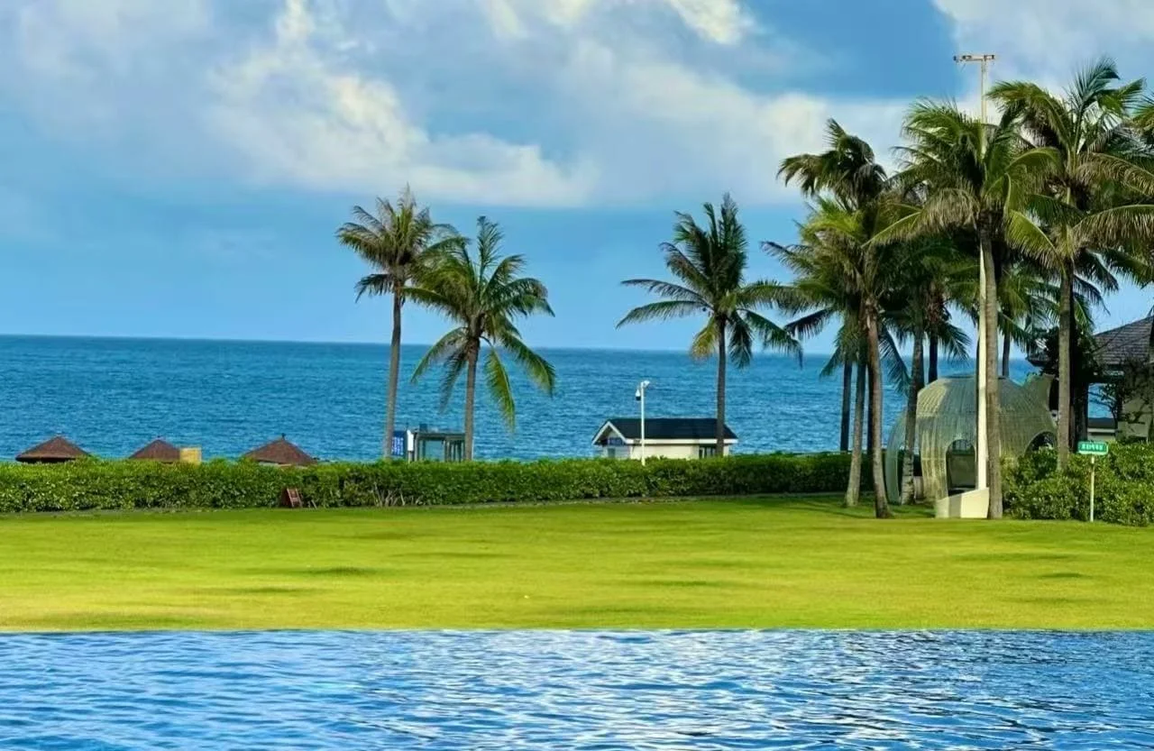 Tips for Booking Sanya Bay Coastal Promenade Tours