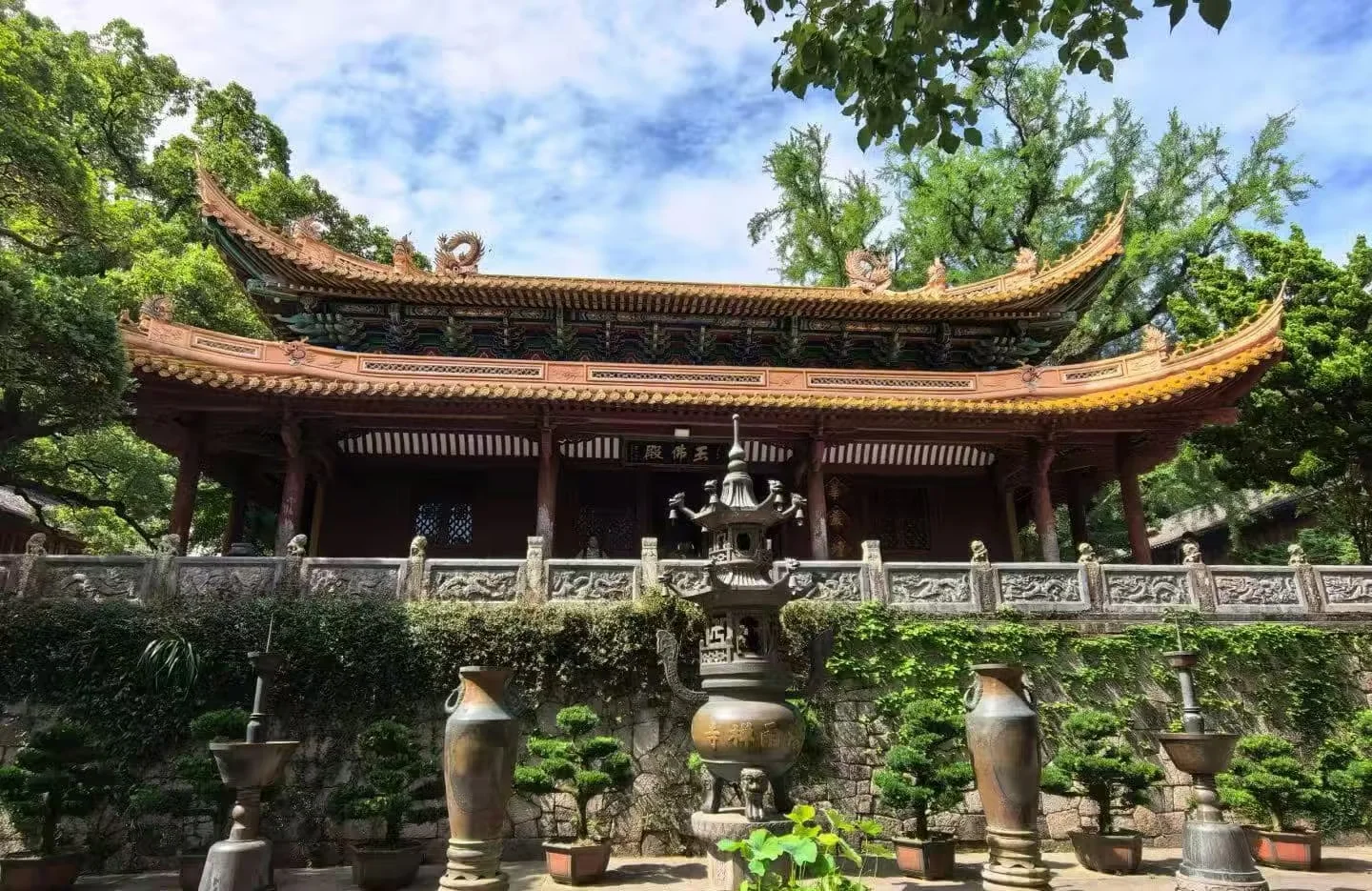 Fayu Temple in Zhoushan How to Plan Your Visit