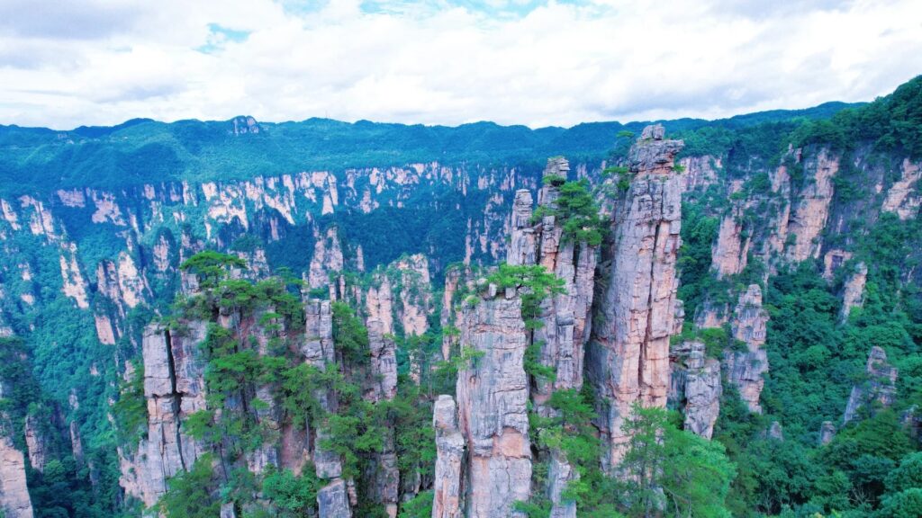 Zhangjiajie National Forest Park One-Day Tour: Avatar Mountains, Tianzi Mountain & More